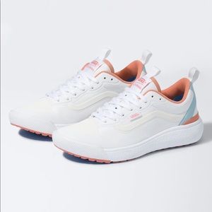 NIB VANS ULTRARANGE EXO 9.5 Mens 11 Womens